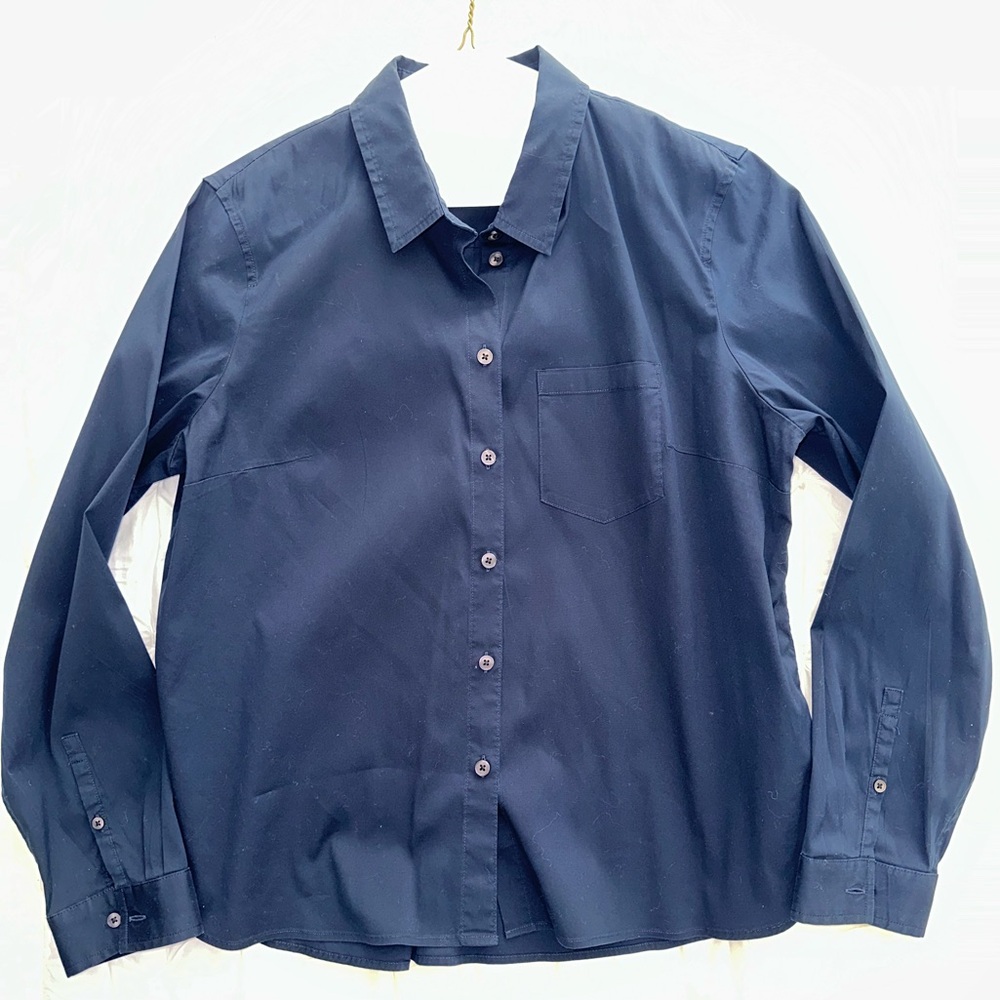 Banana Republic Classic Navy Button Down with Pocket - Picture 3 of 5